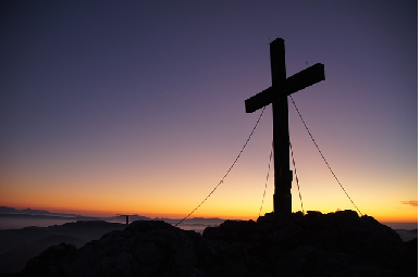 kříž při východu slunce, zdroj: www.pixabay.com, Licence: CC0 Public Domain / FAQ